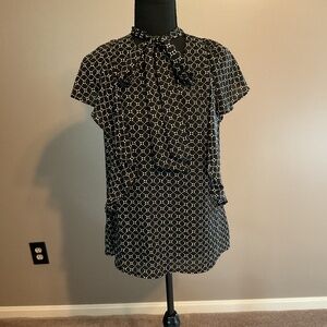 Worthington small short sleeve blouse.